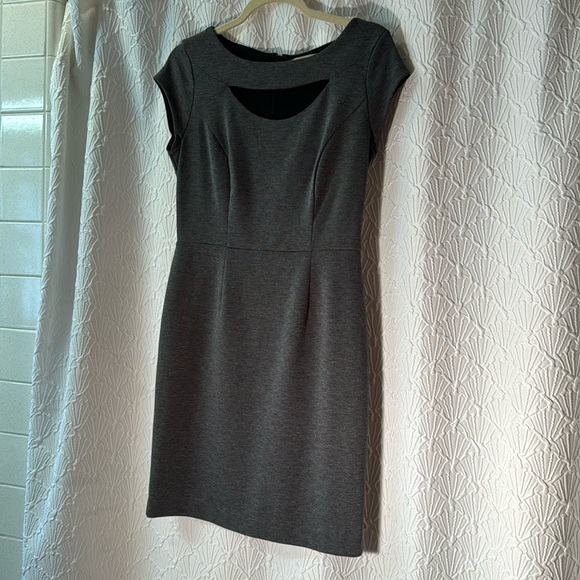 Banana Republic grey bodycon stretch work business casual short sleeve dress 4 - Picture 1 of 9